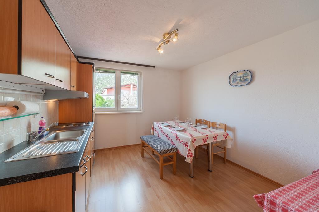 Apartmenthaus Hana Karlobag Bagian luar foto