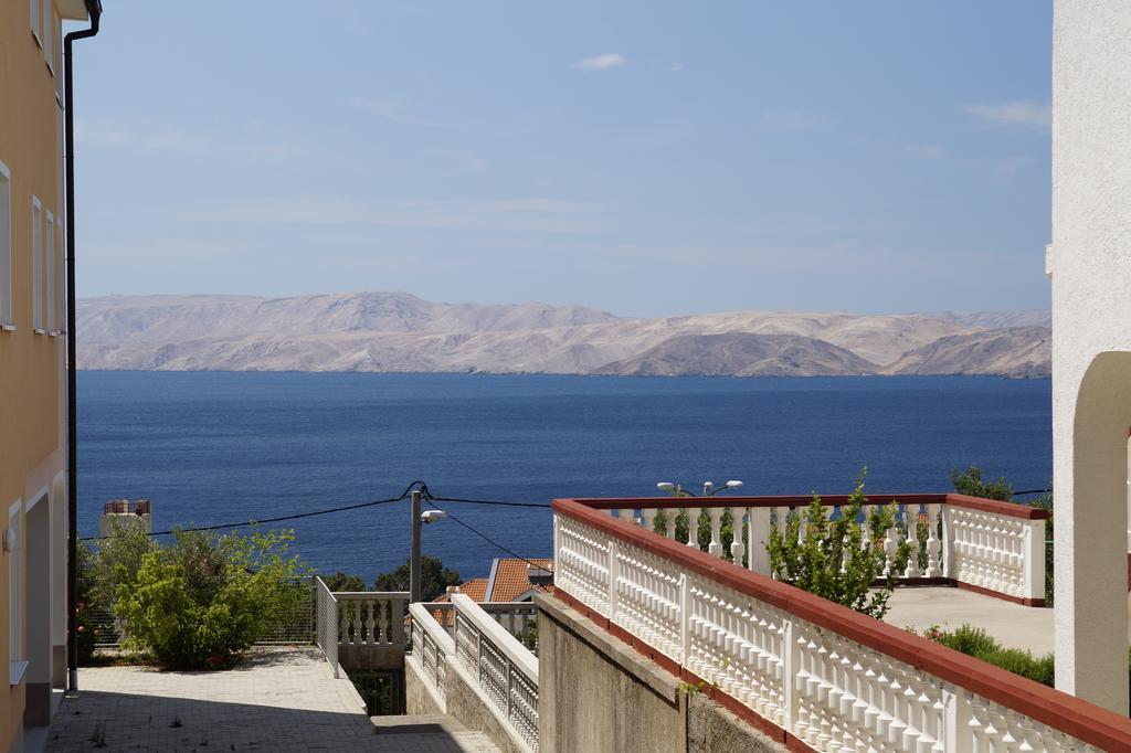 Apartmenthaus Hana Karlobag Bagian luar foto