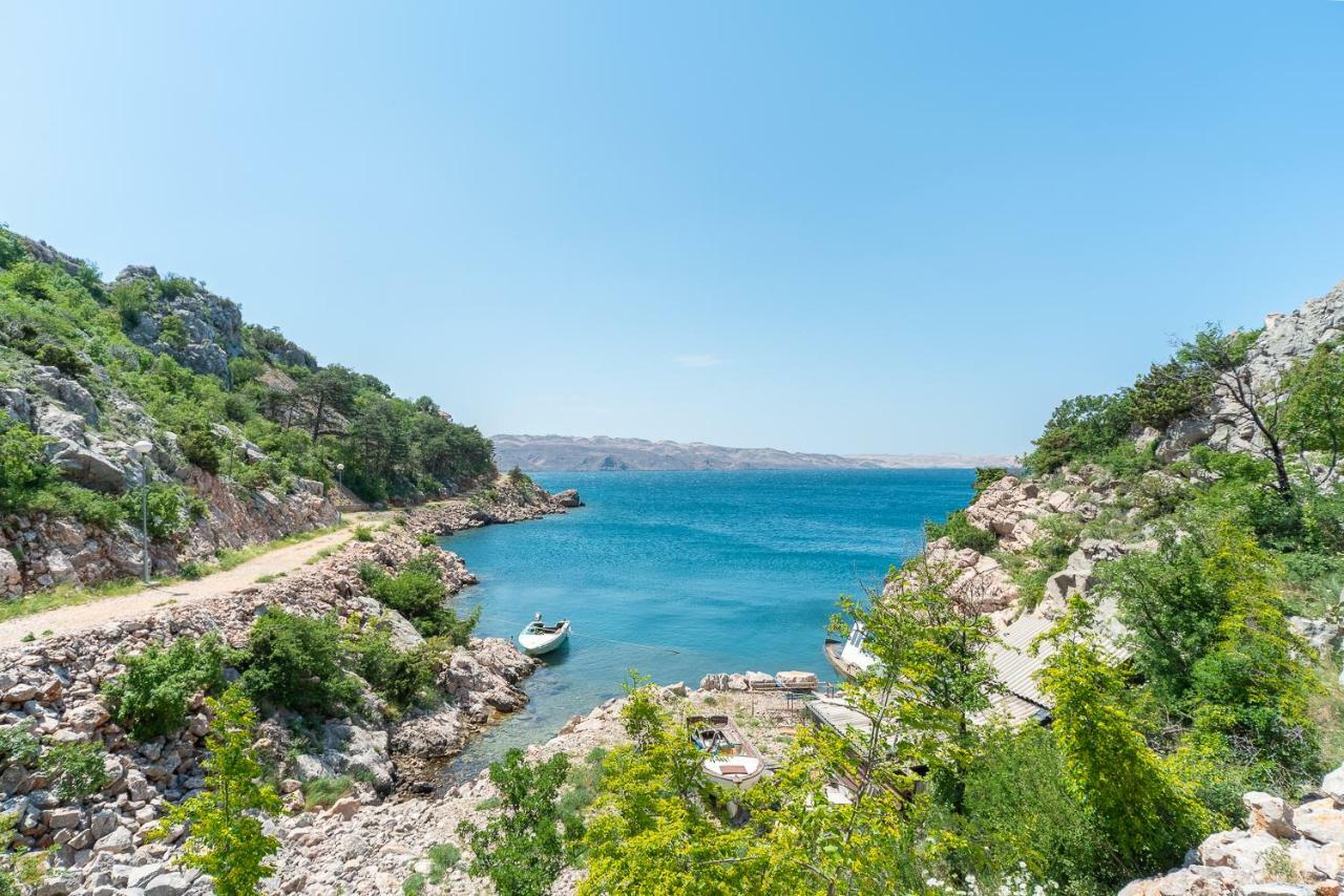 Apartmenthaus Hana Karlobag Bagian luar foto