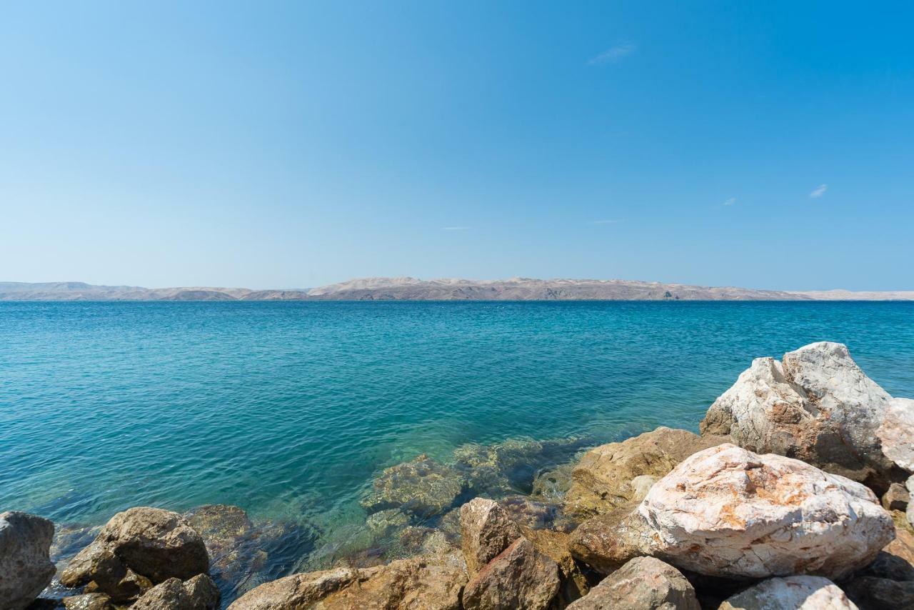 Apartmenthaus Hana Karlobag Bagian luar foto