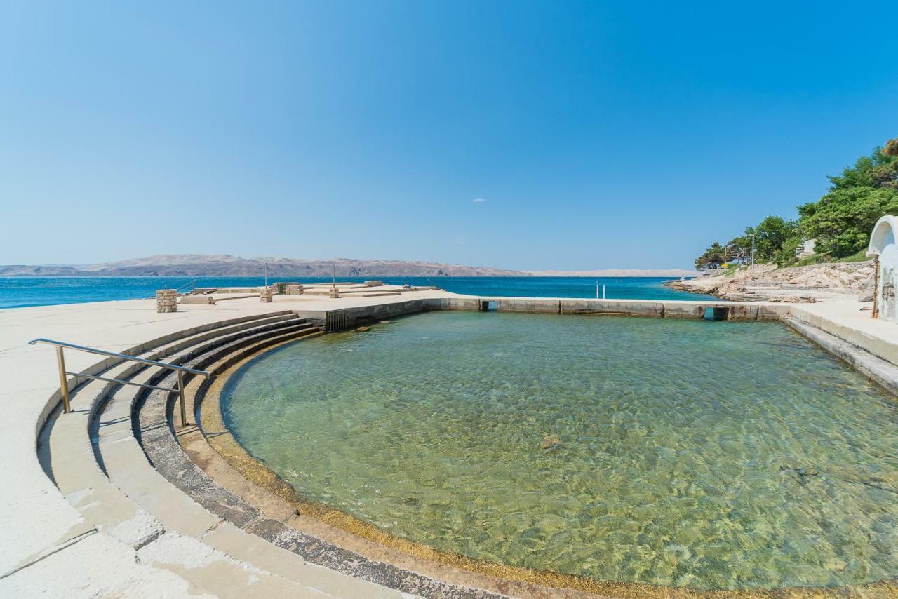 Apartmenthaus Hana Karlobag Bagian luar foto