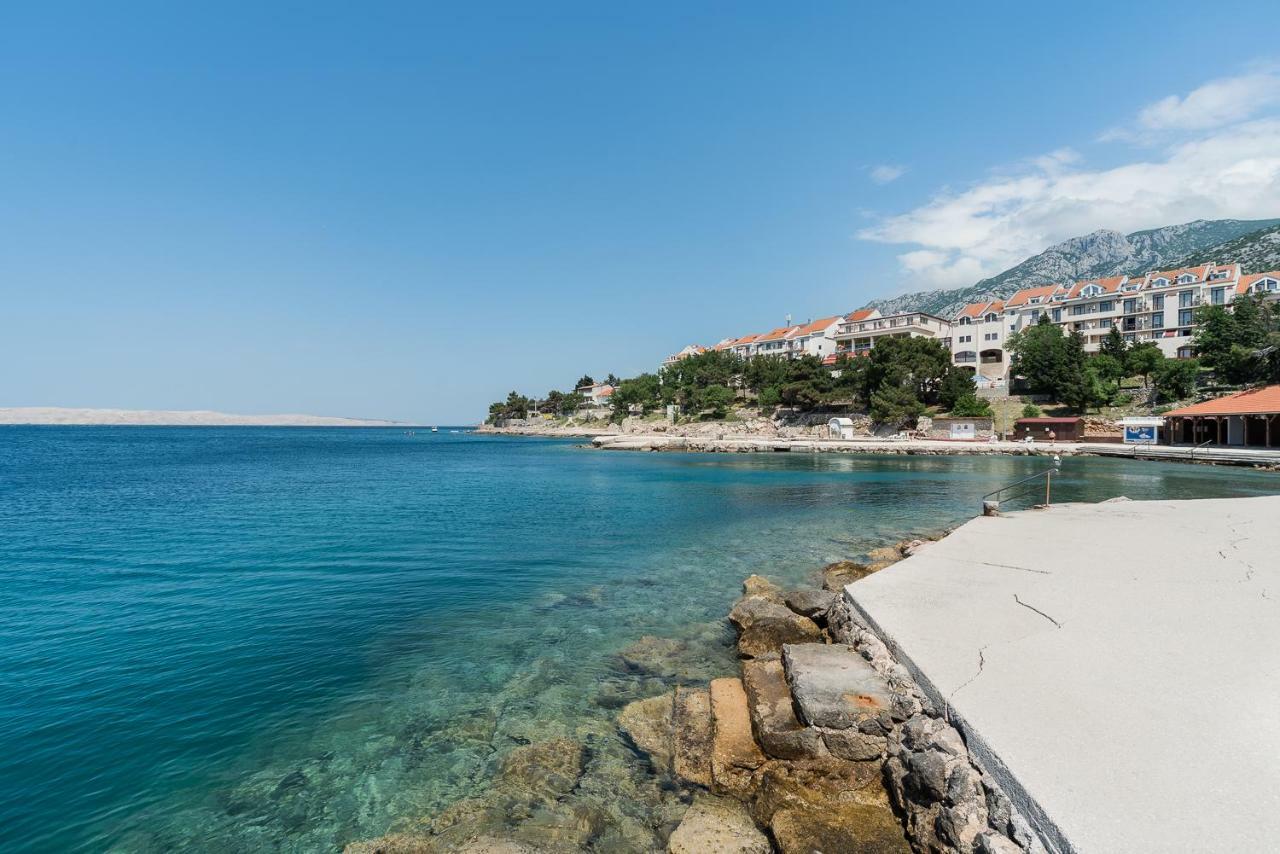 Apartmenthaus Hana Karlobag Bagian luar foto