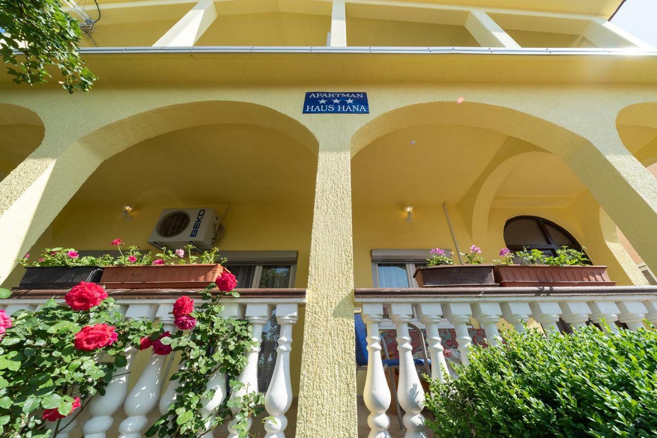 Apartmenthaus Hana Karlobag Bagian luar foto